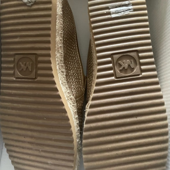 Authentic Michael Kors slip on 9.5 - Picture 2 of 3